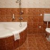 Hotel Canada Budapest sarokkádas fürdőszobája - M5-ös autópálya közeli akciós szállás